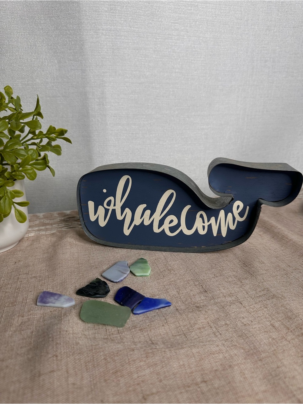 Whale-Shaped Wood Sign "Whaleccome" in Navy and Cream